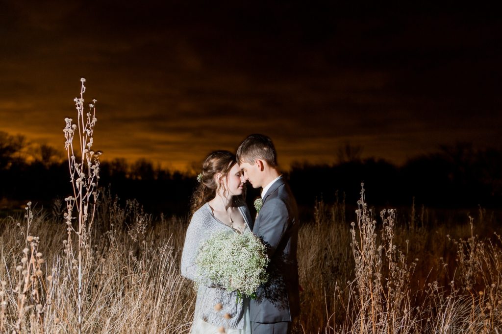 fall-wedding-photos-rustic-oaks-moorhead-100