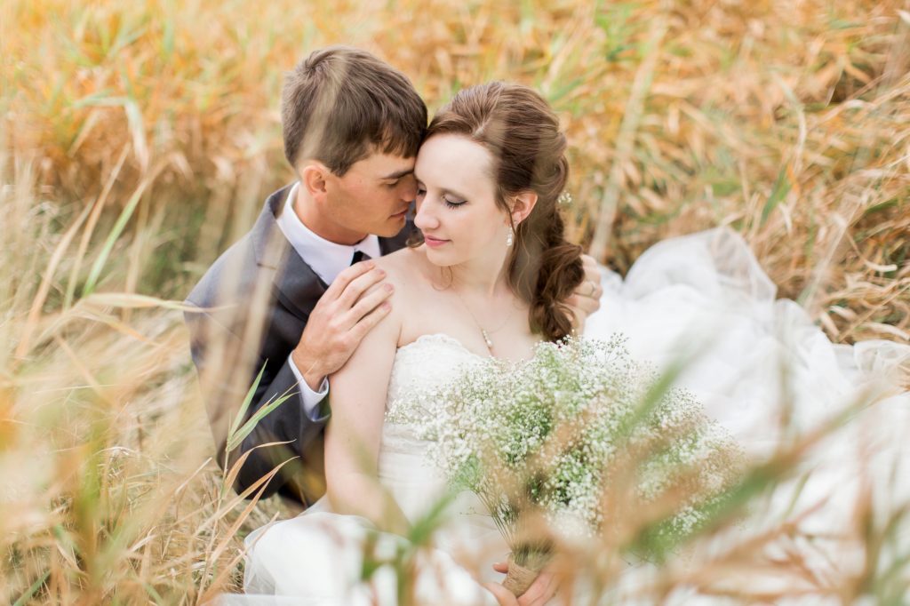 fall-wedding-photos-rustic-oaks-moorhead-39