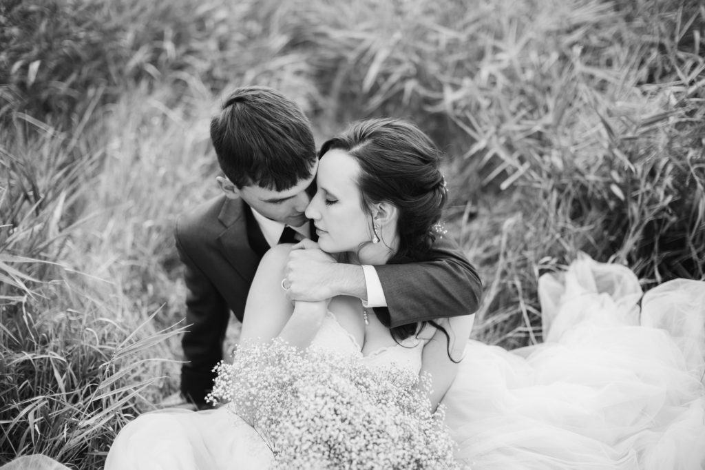 fall-wedding-photos-rustic-oaks-moorhead-44