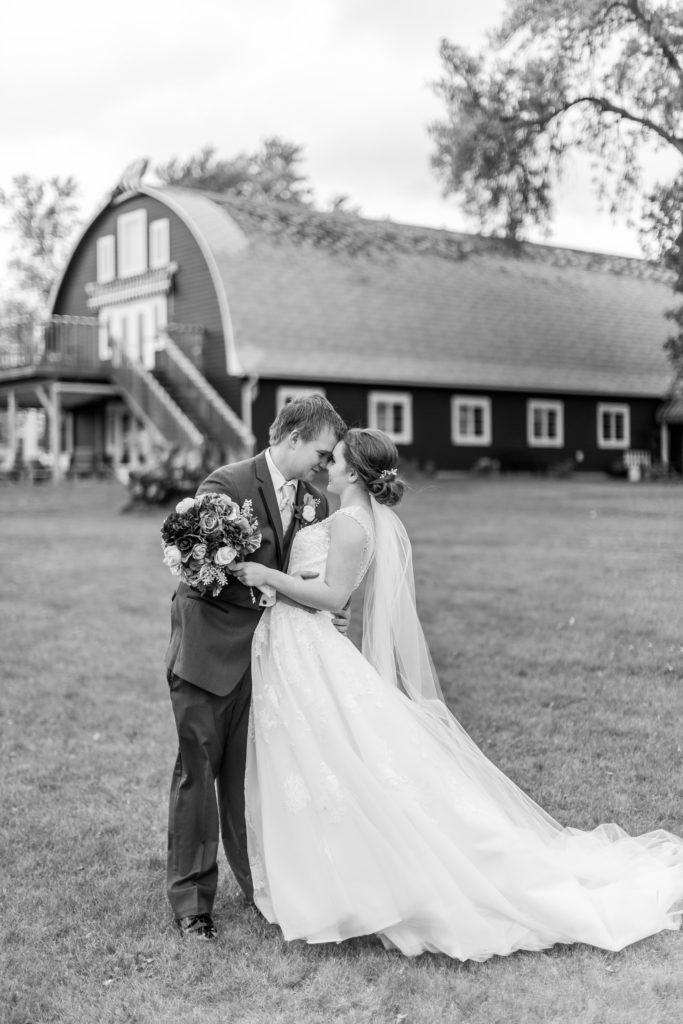the-barn-at-dunvilla-outdoor-autumn-wedding-23