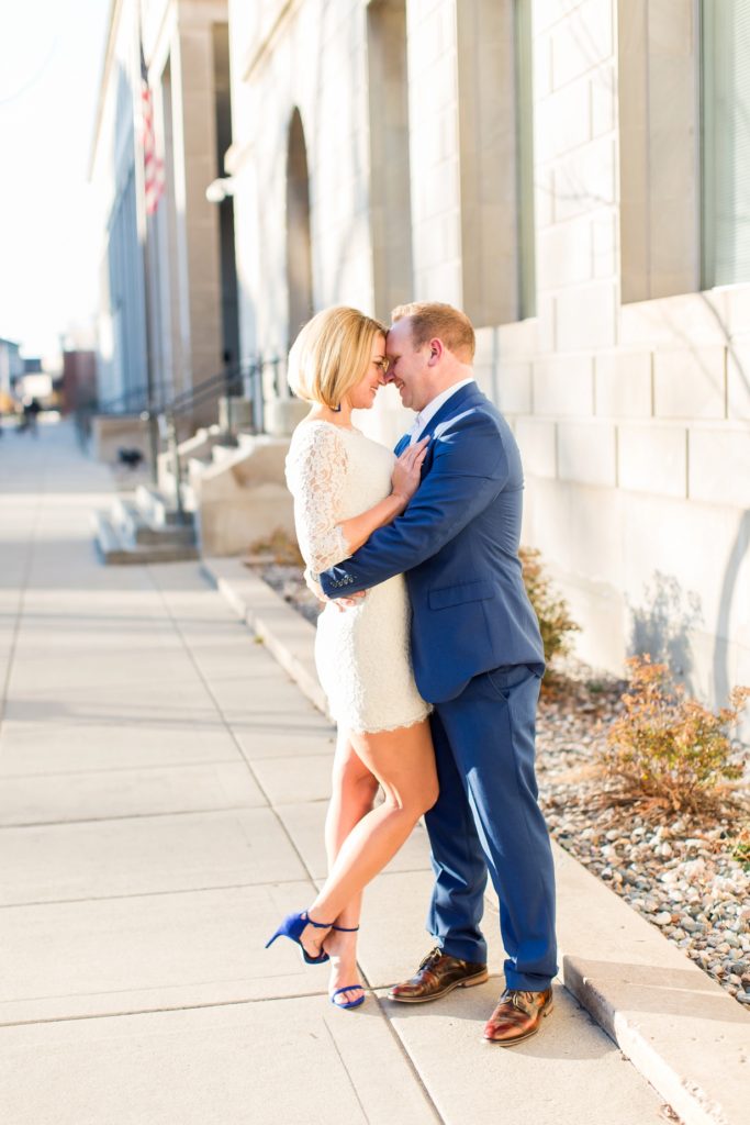 downtown-fargo-engagement-pictures-10