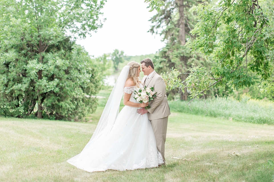 the-opal-grand-forks-wedding-photographer-abby-anderson